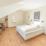 Отель Weinhotel Ayler Kupp