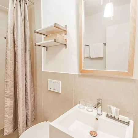 维恩爱勒库普酒店 酒店 Ayl