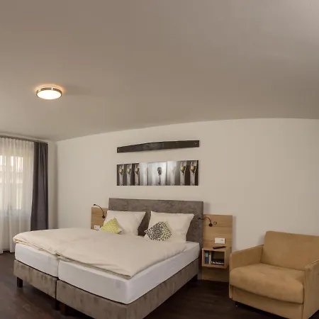 Weinhotel Ayler Kupp 3* Ayl