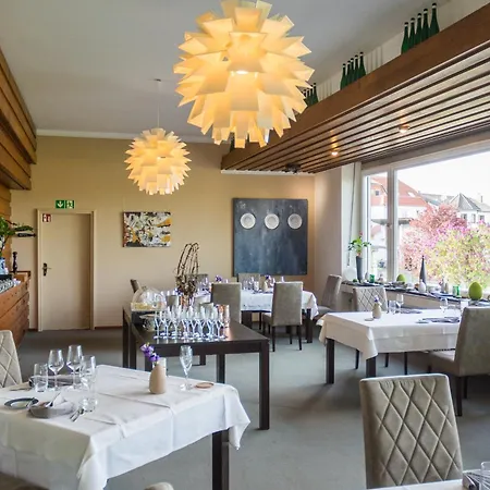 Weinhotel Ayler Kupp فندق