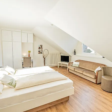 Weinhotel Ayler Kupp فندق 3*