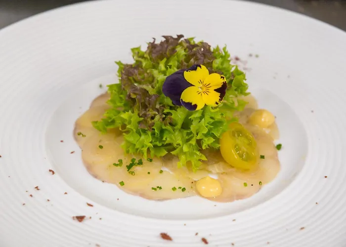 Weinhotel Ayler Kupp ホテル Ayl