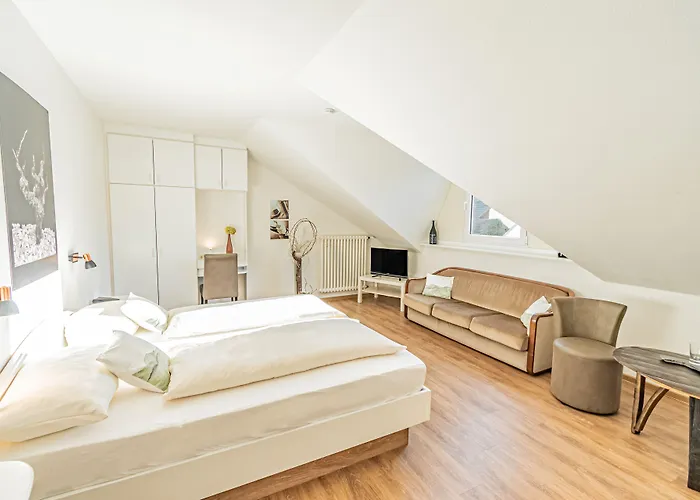 Weinhotel Ayler Kupp ホテル 3*