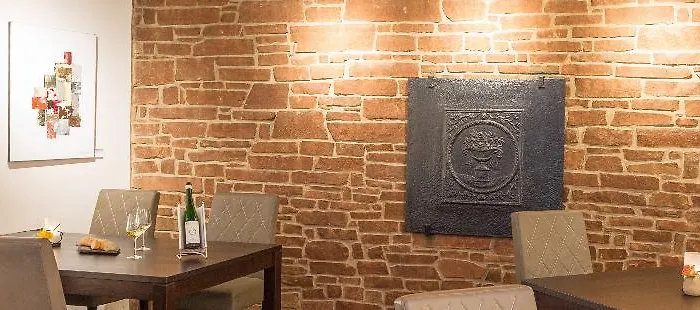 Weinhotel Ayler Kupp ホテル Ayl