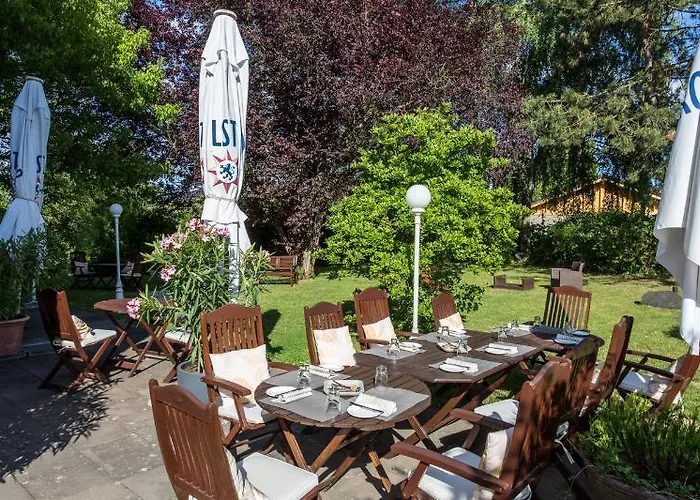 Weinhotel Ayler Kupp ホテル 3*